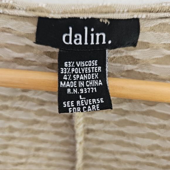 Dalin Women's Top Textured Boho Asymmetrical Hem Blouse - Picture 12 of 13